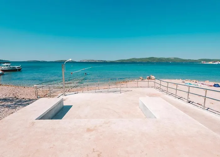 Zjacic * Brodarica (Sibenik-Knin)